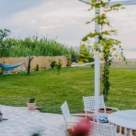 House By The Sea Apartment Лефкими Екстериор снимка